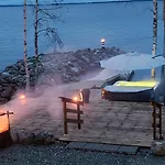 Saimaan Mokki: Lakeside With Jacuzzi And Sauna Chalet Savonlinna