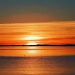 Chalet Saimaan Mokki: Lakeside With Jacuzzi And Sauna *