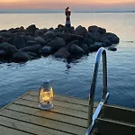 Lomamökit Mukava Pieni 2-4h Min 2 Vrk Saimaan Rannalla, Poreallas, Puusauna, Wi-fi, Smart Tv, Parivuode Ja Vuodesohva Savonlinna
