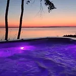 Lomamökit Mukava Pieni 2-4h Min 2 Vrk Saimaan Rannalla, Poreallas, Puusauna, Wi-fi, Smart Tv, Parivuode Ja Vuodesohva