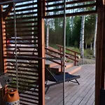Lomamökit Mukava Pieni 2-4h Min 2 Vrk Saimaan Rannalla, Poreallas, Puusauna, Wi-fi, Smart Tv, Parivuode Ja Vuodesohva *