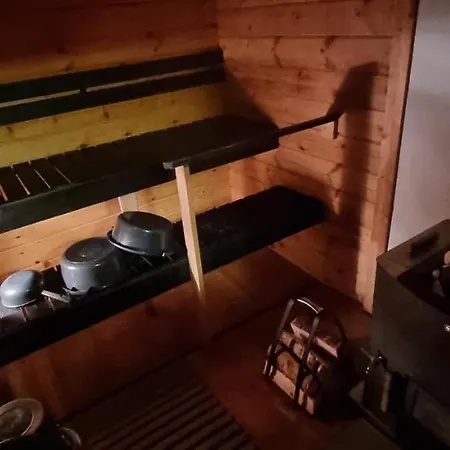 Mukava Pieni 2-4h Moekki Min 2 Vrk Saimaan Rannalla, Poreallas, Puusauna, Wi-fi, Smart Tv, Parivuode Ja Vuodesohva Savonlinna