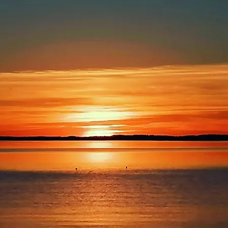 Chalet Mukava Pieni 2-4h Moekki Min 2 Vrk Saimaan Rannalla, Poreallas, Puusauna, Wi-fi, Smart Tv, Parivuode Ja Vuodesohva *