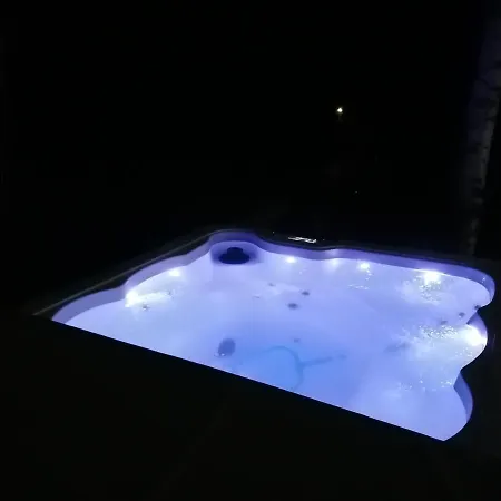 Saimaan Mokki: Lakeside With Jacuzzi And Sauna Chalet *