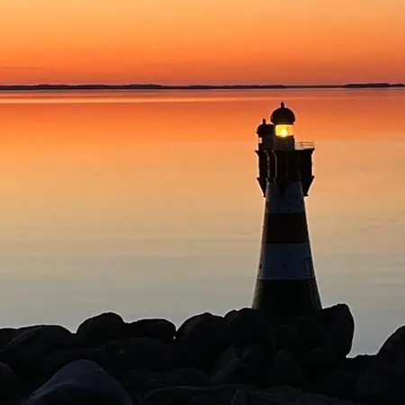 Mukava Pieni 2-4h Moekki Min 2 Vrk Saimaan Rannalla, Poreallas, Puusauna, Wi-fi, Smart Tv, Parivuode Ja Vuodesohva * Savonlinna