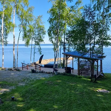 Mukava Pieni 2-4h Moekki Min 2 Vrk Saimaan Rannalla, Poreallas, Puusauna, Wi-fi, Smart Tv, Parivuode Ja Vuodesohva * סאבונלינה
