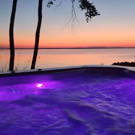 Chalet Mukava Pieni 2-4h Moekki Min 2 Vrk Saimaan Rannalla, Poreallas, Puusauna, Wi-fi, Smart Tv, Parivuode Ja Vuodesohva