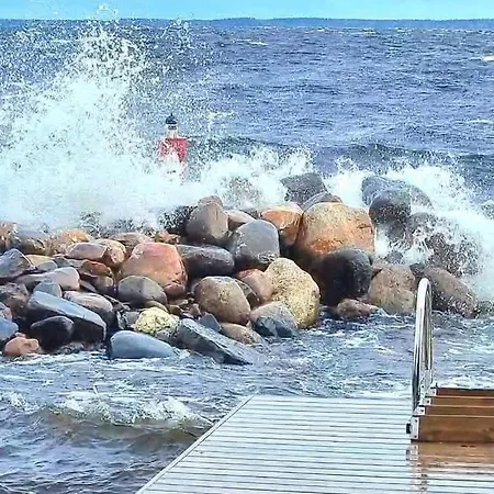 Chalet Mukava Pieni 2-4h Moekki Min 2 Vrk Saimaan Rannalla, Poreallas, Puusauna, Wi-fi, Smart Tv, Parivuode Ja Vuodesohva *