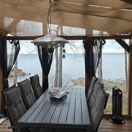 Domek alpejski Mukava Pieni 2-4h Moekki Min 2 Vrk Saimaan Rannalla, Poreallas, Puusauna, Wi-fi, Smart Tv, Parivuode Ja Vuodesohva