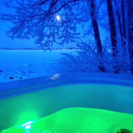 Mukava Pieni 2-4h Moekki Min 2 Vrk Saimaan Rannalla, Poreallas, Puusauna, Wi-fi, Smart Tv, Parivuode Ja Vuodesohva Nyslott