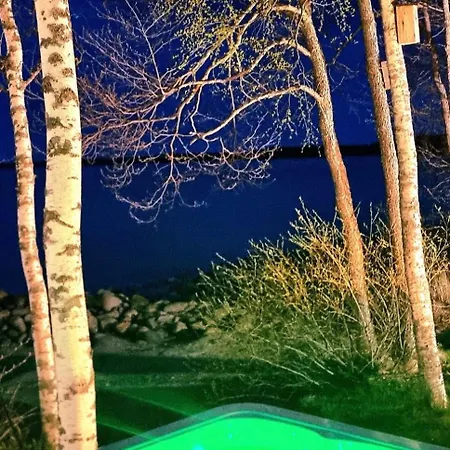 Domek alpejski Mukava Pieni 2-4h Moekki Min 2 Vrk Saimaan Rannalla, Poreallas, Puusauna, Wi-fi, Smart Tv, Parivuode Ja Vuodesohva *