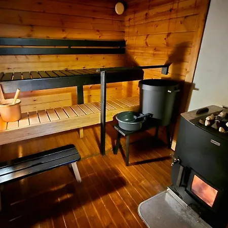 Mukava Pieni 2-4h Moekki Min 2 Vrk Saimaan Rannalla, Poreallas, Puusauna, Wi-fi, Smart Tv, Parivuode Ja Vuodesohva Domek alpejski *