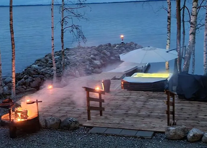 Mukava Pieni 2-4h Moekki Min 2 Vrk Saimaan Rannalla, Poreallas, Puusauna, Wi-fi, Smart Tv, Parivuode Ja Vuodesohva 木屋 萨翁林纳
