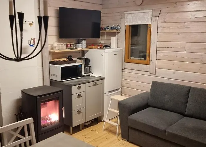 Mukava Pieni 2-4h Moekki Min 2 Vrk Saimaan Rannalla, Poreallas, Puusauna, Wi-fi, Smart Tv, Parivuode Ja Vuodesohva Alpstuga *