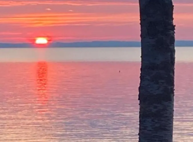 Mukava Pieni 2-4h Moekki Min 2 Vrk Saimaan Rannalla, Poreallas, Puusauna, Wi-fi, Smart Tv, Parivuode Ja Vuodesohva 萨翁林纳