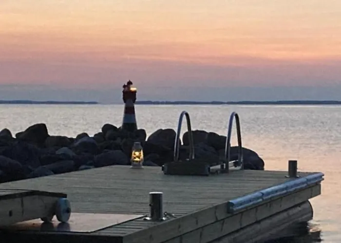 Mukava Pieni 2-4h Moekki Min 2 Vrk Saimaan Rannalla, Poreallas, Puusauna, Wi-fi, Smart Tv, Parivuode Ja Vuodesohva *