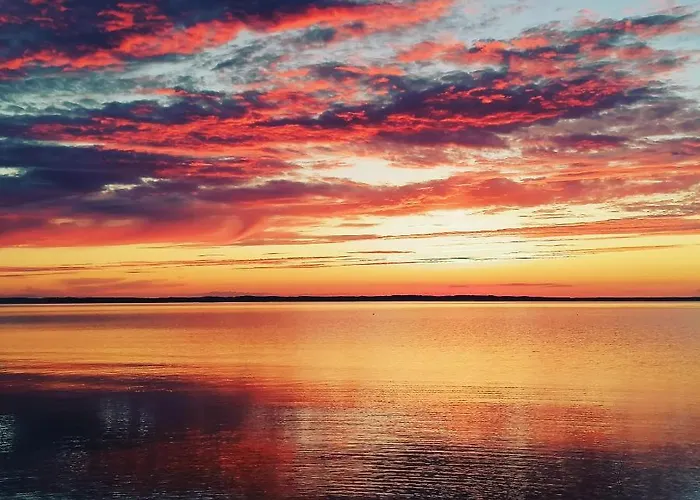 Mukava Pieni 2-4h Moekki Min 2 Vrk Saimaan Rannalla, Poreallas, Puusauna, Wi-fi, Smart Tv, Parivuode Ja Vuodesohva Alpstuga *