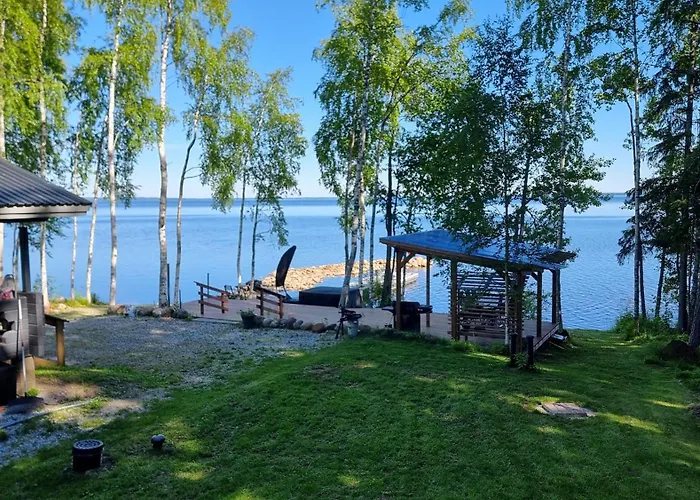 Mukava Pieni 2-4h Moekki Min 2 Vrk Saimaan Rannalla, Poreallas, Puusauna, Wi-fi, Smart Tv, Parivuode Ja Vuodesohva * 萨翁林纳