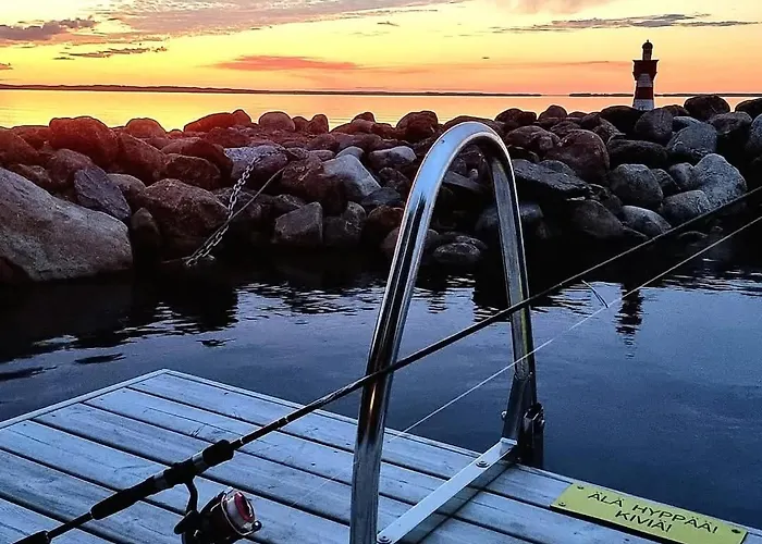 Mukava Pieni 2-4h Moekki Min 2 Vrk Saimaan Rannalla, Poreallas, Puusauna, Wi-fi, Smart Tv, Parivuode Ja Vuodesohva 萨翁林纳