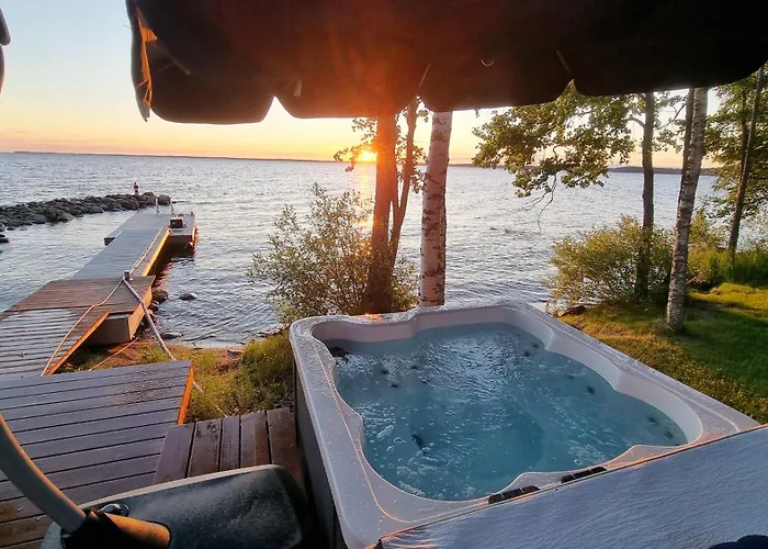 Mukava Pieni 2-4h Moekki Min 2 Vrk Saimaan Rannalla, Poreallas, Puusauna, Wi-fi, Smart Tv, Parivuode Ja Vuodesohva