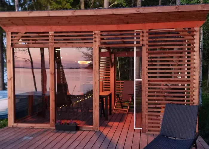 Mukava Pieni 2-4h Moekki Min 2 Vrk Saimaan Rannalla, Poreallas, Puusauna, Wi-fi, Smart Tv, Parivuode Ja Vuodesohva Alpstuga