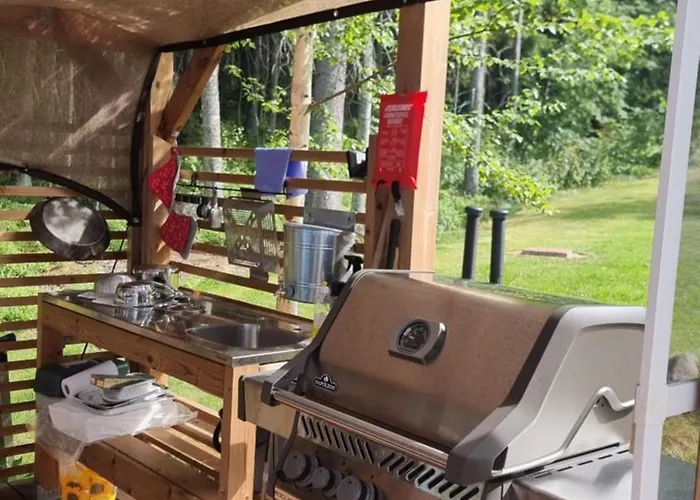 Mukava Pieni 2-4h Moekki Min 2 Vrk Saimaan Rannalla, Poreallas, Puusauna, Wi-fi, Smart Tv, Parivuode Ja Vuodesohva * Nyslott